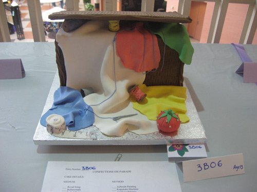 junior cake - sewing box